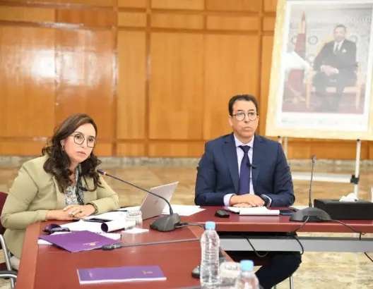 بنك المغرب يعاقب مؤسسات مالية ويؤكد صرامته في مكافحة غسل الأموال
