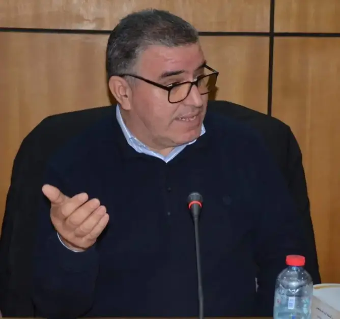 ماذا بعد مقاطعة طلبة كليات الطب والصيدلة للدورة الاستدراكية؟
