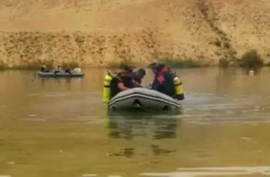 مأساة غرق 7 شبان بسد ورزازات .. فرق الإنقاذ تنتشل جثة الضحية الثاني