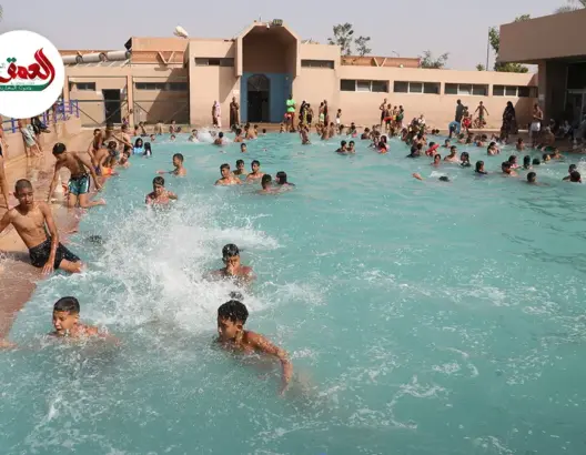 بـ10 دراهم فقط .. المسبح البلدي بمراكش يستقطب أعدادا قياسية من الزوار الفارين من لهيب الحرارة