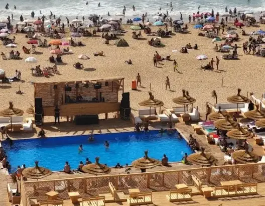 بعد رصد مخالفات.. سلطات طنجة تغلق مطعما ومسبحا ترفيهيا
