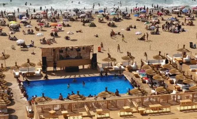 بعد رصد مخالفات.. سلطات طنجة تغلق مطعما ومسبحا ترفيهيا