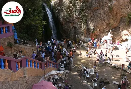 شلال صفرو يستقطب زوارا من عدة مدن