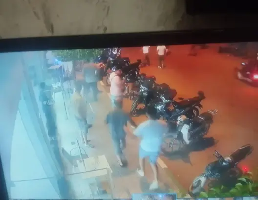 عصابة مدججة بالأسلحة البيضاء تروع مقهى بفاس