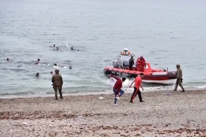 تحت سطوة الضباب و”مافيا التهجير”.. المغرب وإسبانيا في سباق جديد ضد “الحراكة”