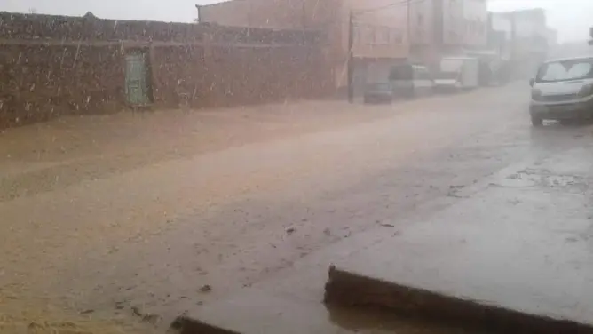 نشرة إنذارية حمراء جديدة.. أمطار رعدية اليوم وغدا بعدة مناطق بالمملكة