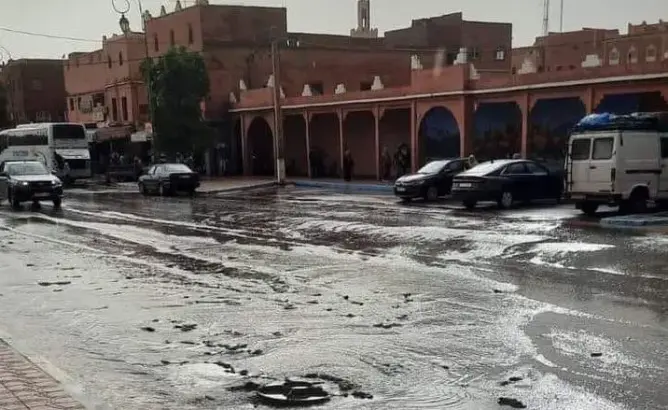 قلعة مكونة.. المياه العادمة تحول مدينة الورود إلى بركة آسنة تنفث روائح كريهة