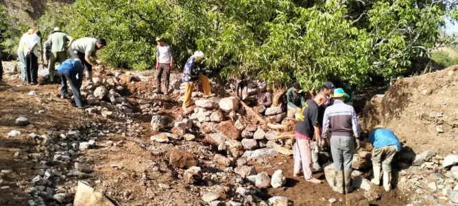 قرويون بأزيلال يرفضون استقبال باحثي الاحصاء احتجاجا على “الإهمال”.. والسلطات توضح