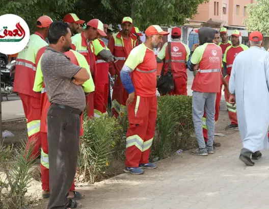 اضراب عمال النظافة بتامنصورت بمراكش.. والقمامة تخنق شوارع المدينة