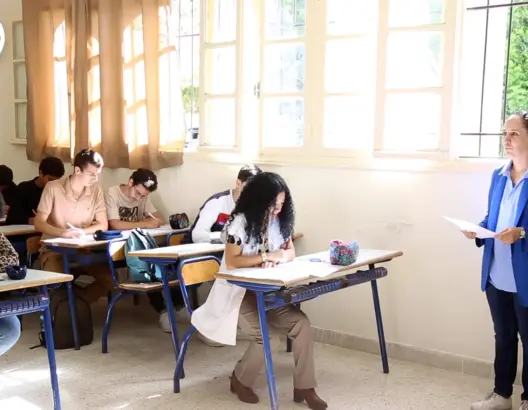 التلاميذ يلتحقون بالدراسة في الرباط