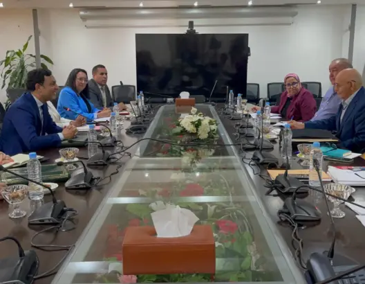 الحكومة والنقابات و”الباطرونا” تسعى لتوافق نهائي حول مضامين قانون الإضراب