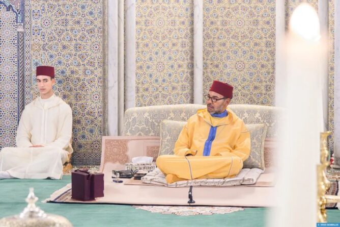 أمير المؤمنين يترأس بالرباط حفلا دينيا إحياء لليلة المولد النبوي الشريف