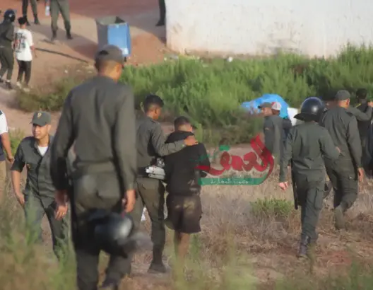 “وعود وهمية للهجرة”.. خبراء يحذرون من تضليل الشباب عبر الشبكات الاجتماعية