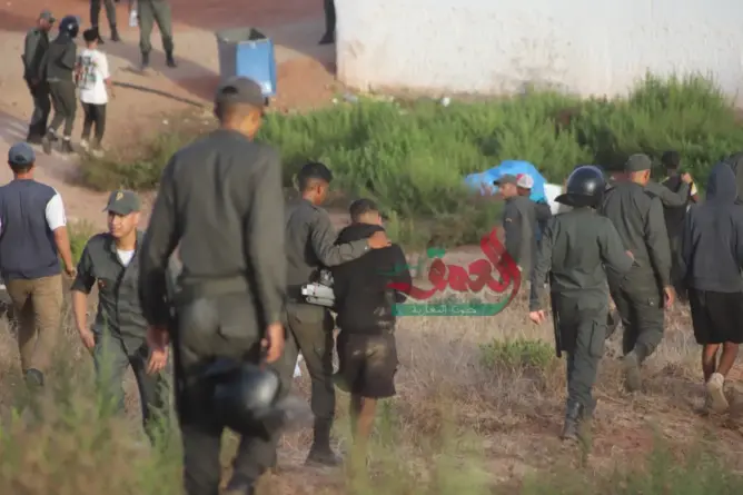 “وعود وهمية للهجرة”.. خبراء يحذرون من تضليل الشباب عبر الشبكات الاجتماعية