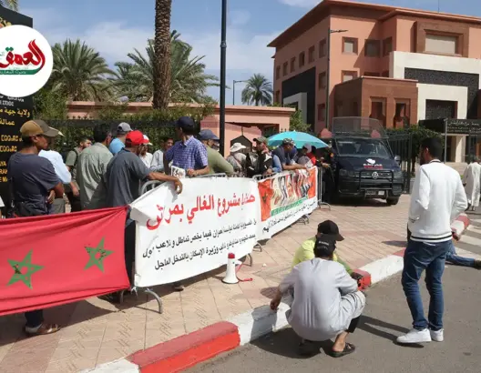ضحايا مشروع الغالي بمراكش يحتجون أمام الولاية ويطالبون بتسليم شققهم