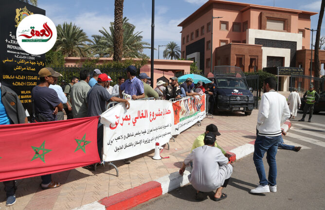 ضحايا مشروع الغالي بمراكش يحتجون أمام الولاية ويطالبون بتسليم شققهم