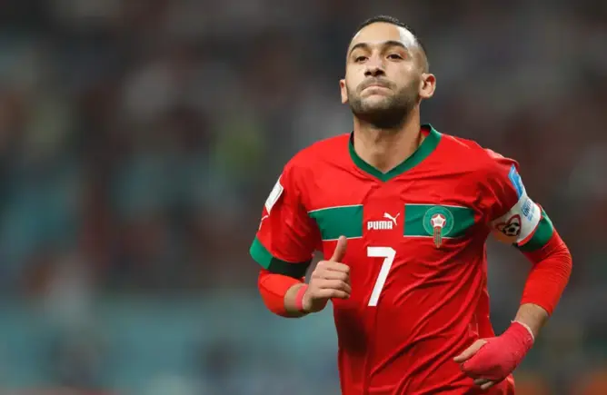 اتهم المغرب بدعم اسرائيل.. هل يؤثر موقف زياش على مشوراه رفقة أسود الأطلس ؟