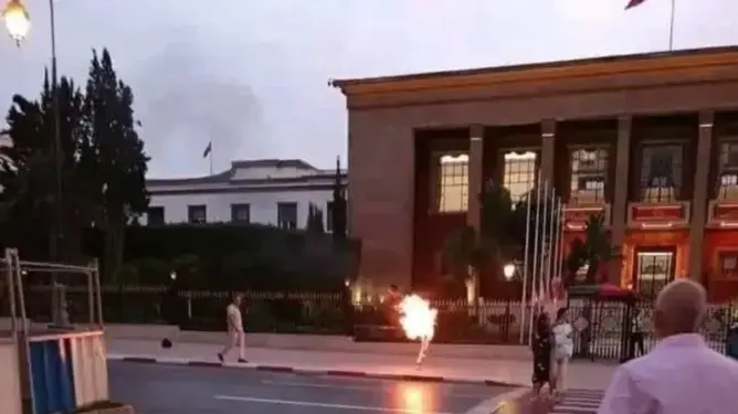 هذه تفاصيل الوضع الصحي لشاب أضرم النار بجسده قرب البرلمان