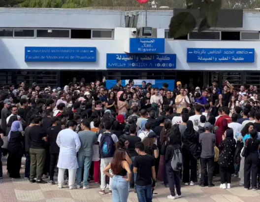طلبة الطب يتشبثون بمقاطعة الامتحانات