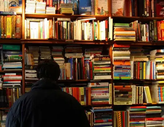 نداء “الخطوة الحرة” يدعو لتفرغ المثقفين المغاربة وتحصينهم من تسكع الحانات