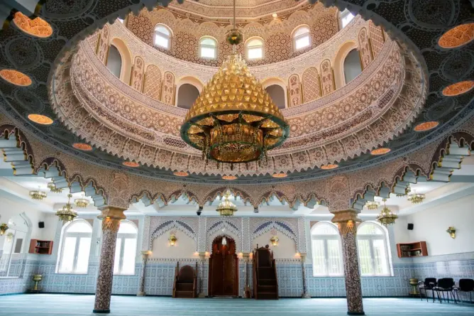 مسجد أبي بكر الصديق.. معلمة إسلامية بمعمار مغربي تصدح بصوت التسامح من قلب ألمانيا
