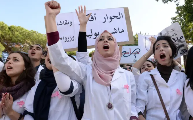 لجنة طلبة الطب تتهم ميراوي بـ”عرقلة” مبادرة وسيط المملكة لحل الأزمة