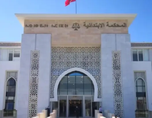 الفرقة الوطنية توقف “سمسارا” داخل المحكمة الابتدائية بطنجة
