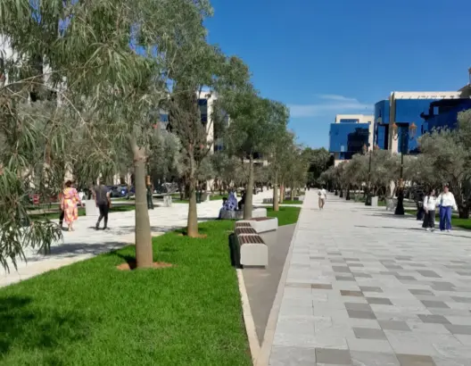 ساحة الرياض تحتاج لحراسة مستمرة 