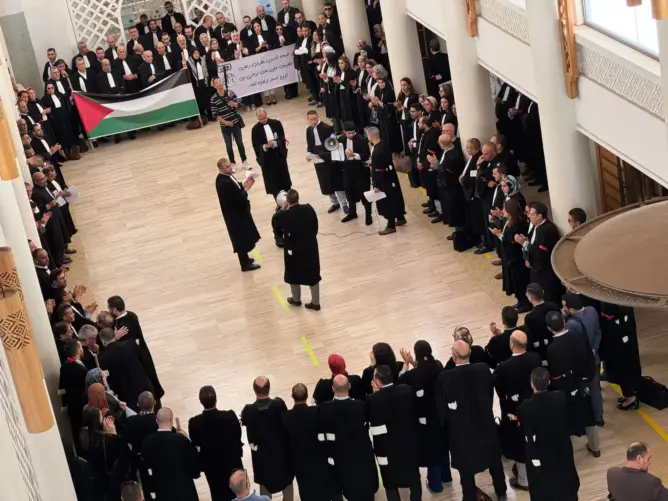 المحامون يربكون محاكم المملكة ويرفضون التضييق على حقوق المواطنين للولوج للعدالة (صور)
