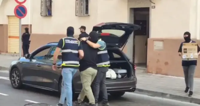 انتحل صفات عسكرية وأمنية.. النصب والإحتيال يطيح بشخص في ورزازات
