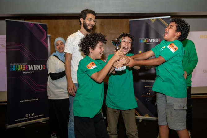 خمس فرق مغربية تتأهل إلى نهائيات “أولمبياد الروبوت” بتركيا