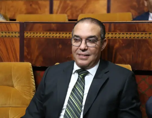 أوزين: الفاعل السياسي بالمغرب كومبارس و”مول الحوت” أصدق من الوزراء والبرلمانيين