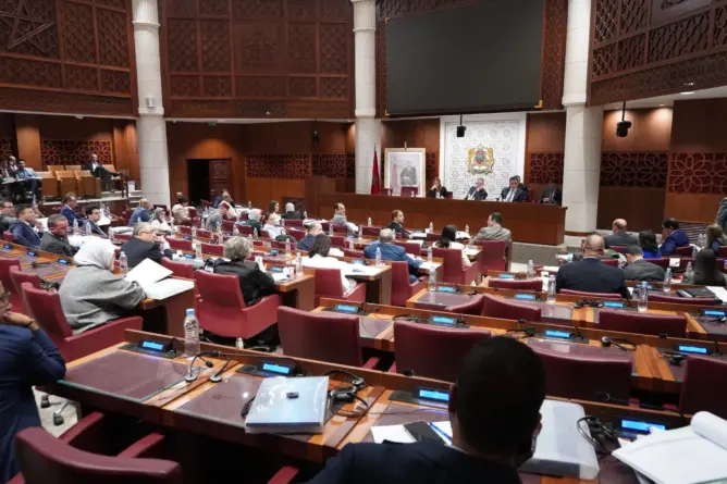 برلمانيون يطالبون بتضييق الخناق على القمار.. وتحذيرات من شرعنة “تبييض الأموال”