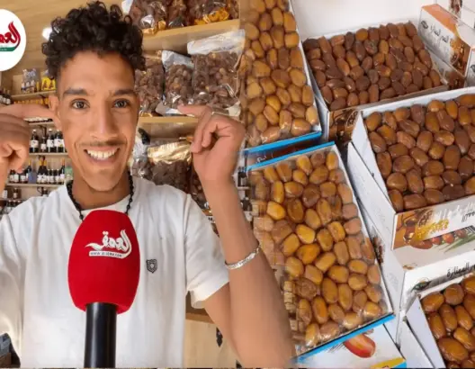 يتحدث 7 لغات.. بائع بأرفود يعول على لسانه لإقناع السياح ببضاعته