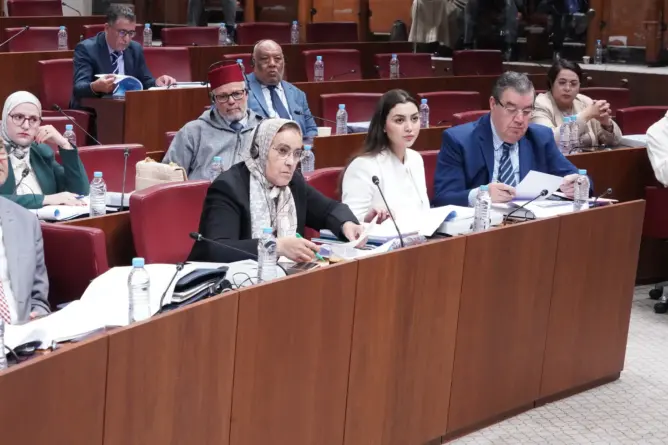 يتقاضون رواتبهم من الدولة.. برلماني “يفضح” موظفين أشباح يقيمون خارج المغرب