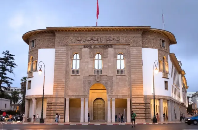 بنك المغرب ينفي اكتشاف أوراق نقدية مزورة بوكالته بطنجة