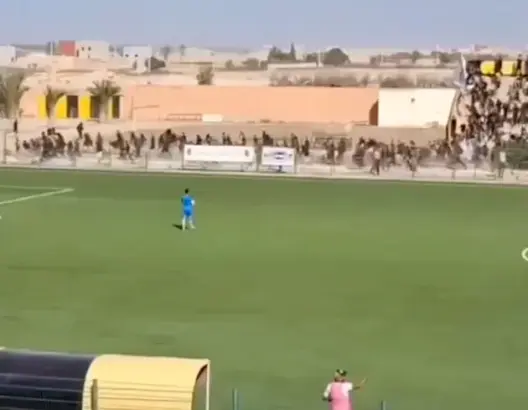 إصابات واعتقالات وتخريب ممتلكات في أحداث شغب أثناء مباراة بقسم الهواة (فيديو)