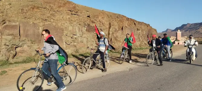 لأزيد من 10 كلم.. مسيرة بالدراجات الهوائية بضواحي زاكورة تضامنا مع غزة ولبنان