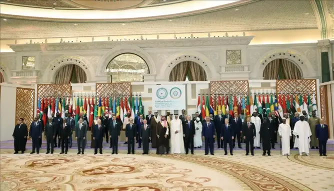 القمة العربية الإسلامية تطالب باعتقال قادة إسرائيل وتدعو دول العالم لحظر تصدير السلاح لها