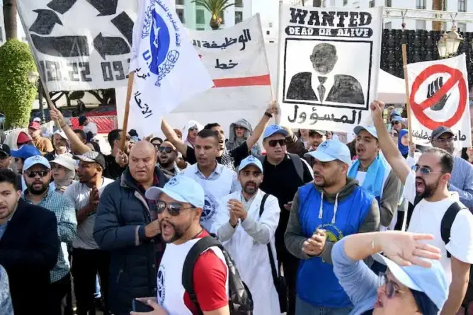 الحكومة توافق على تحمل أجور موظفي الصحة والنقابات ترحب بالقرار