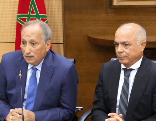 الوزير الجديد للتربية الوطنية والتعليم الأولي والرياضة، محمد سعد برادة أثناء تسلمه السلطة من سلفه شكيب بنموسى