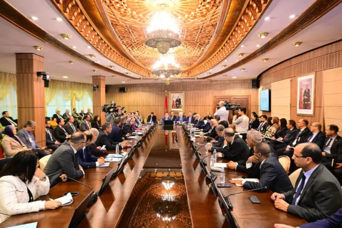 مستشارو الأغلبية: الحكومة “غير محظوظة” ويجب التصدي لدعاة التيئيس