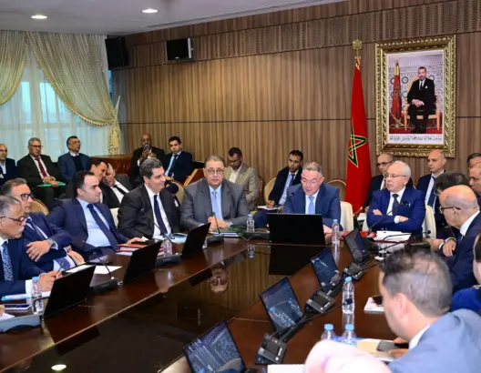اتهام بـ”شيك على بياض” يشعل مواجهة بين نقابتين بمجلس المستشارين