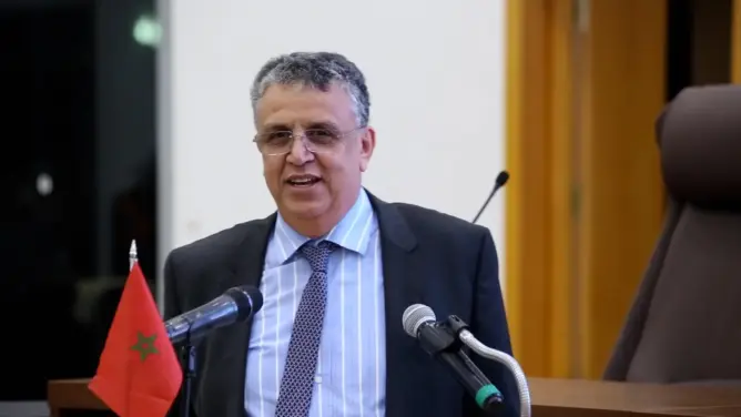 وهبي يتراجع عن مقاضاة مدير نشر جريدة “أشكاين” بعد وساطة حكومية