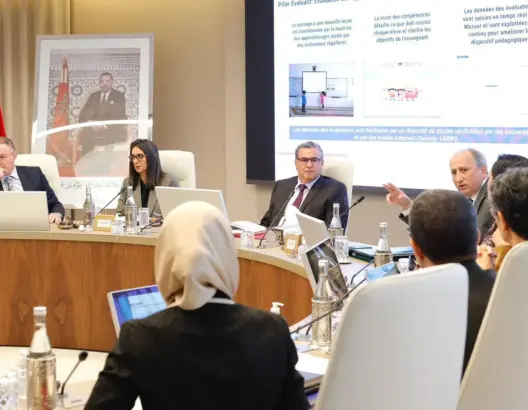 “تعطيل” لجنة إصلاح التعليم يثير الجدل..والحكومة تتمسك بتنزيل خارطة الطريق