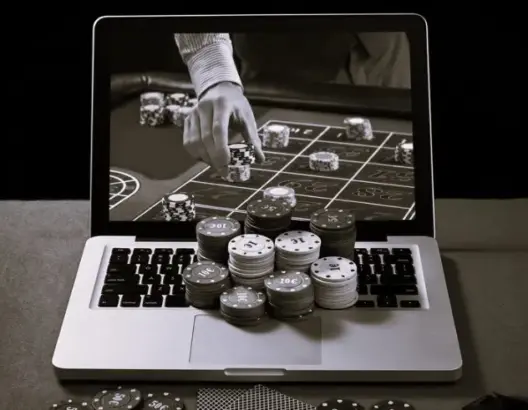 الحكومة تقرر تضريب أرباح ألعاب القمار الأجنبية عبر الإنترنت