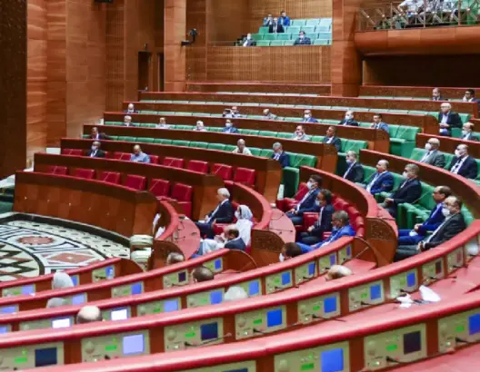 في ظل احتجاج المحامين.. “المستشارين يقر مشروع قانون المحاماة وينهي مسارا تشريعيا عاصفا