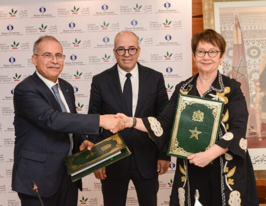 وقع البنك الأوروبي لإعادة الإعمار والتنمية اتفاقية قرض بقيمة 50 مليون يورو مع القرض الفلاحي للمغرب، وهي خطوة تروم إلى تمويل مشاريع هذه الشركات، خاصة تلك الواقعة في المناطق المتضررة.