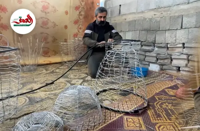 غزة.. سلال وألعاب من مخلفات الحرب