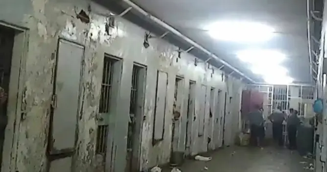 معتقل مغربي ضمن المئات في سجن “صيدنايا” بعد اقتحامه من قبل المعارضة السورية